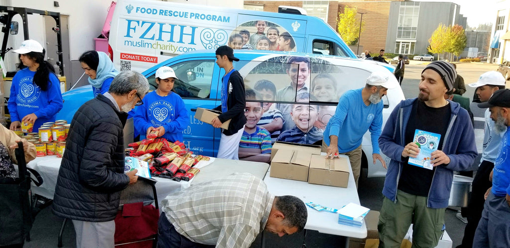 Vancouver, Canada - Participating in Mobile Food Rescue Program by Distributing Hot Meals, Fresh Juices, Fresh Produce & Essential Groceries to 240+ Families at Local Community's Muslim Food Bank