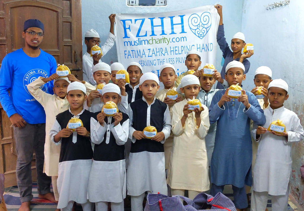 Hyderabad, India - Participating in Mobile Food Rescue Program by Distributing 200+ Hot Iftari Meals to Madrasa Students, Homeless & Less Privileged Families