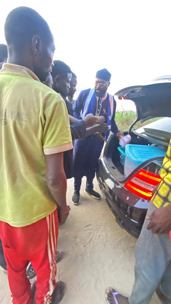 Abuja, Nigeria - Ramadan Day 17 - Participating in Month of Ramadan Appeal Program by Distributing Blessed 30 Day Ramadan Ration Kits for Suhoor & Iftar to Multiple Less Privileged Families & Hot Meals with Cold Drinks to 106+ Less Privileged People