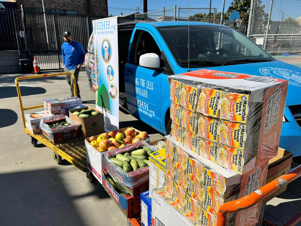 Los Angeles, California - Participating in Mobile Food Rescue Program by Rescuing & Distributing 400+ lbs. of Fresh Fruits, Vegetables & Essential Groceries to Local Community's Breadline Serving Less Privileged Families