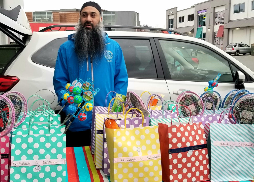 Vancouver, Canada - Participating in Month of Ramadan Appeal Program & Mobile Food Rescue Program by Distributing Eid Gifts to 100+ Refugee Families at Local Community's Muslim Food Bank