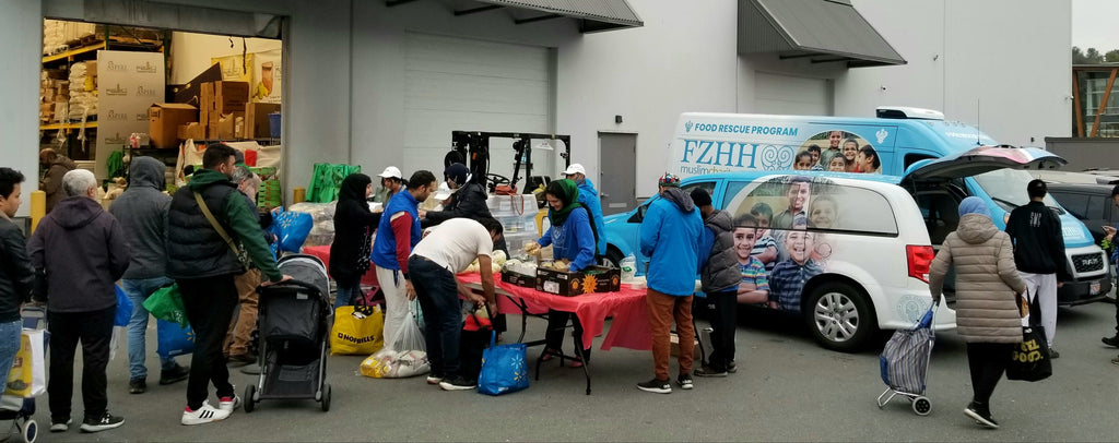 Vancouver, Canada - Participating in Mobile Food Rescue Program by Distributing Hot Meals, Fresh Juices, Fresh Produce & Essential Groceries to 240+ Families at Local Community's Muslim Food Bank