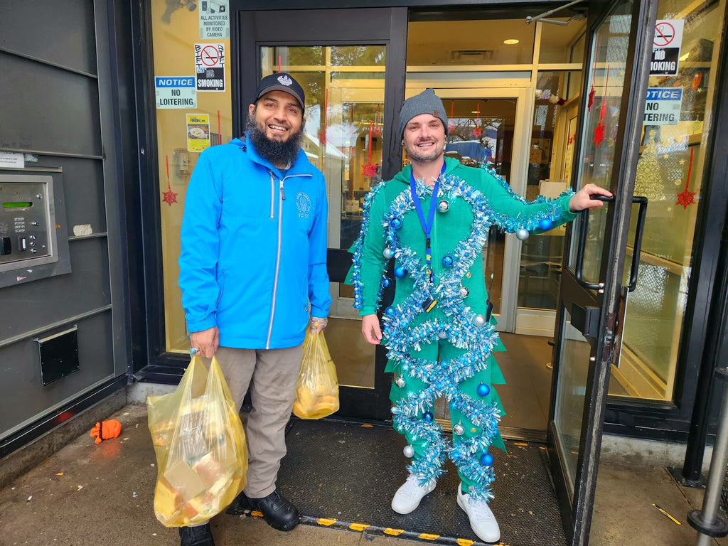 Vancouver, Canada - Participating in Mobile Food Rescue Program by Rescuing & Distributing 300+ Sandwiches & Sweet Treats to Local Community's Homeless People & Support Centers