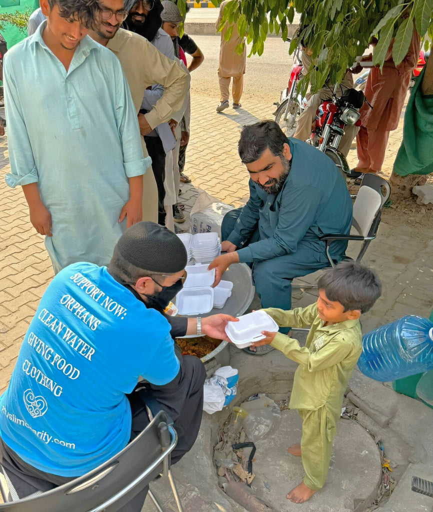 Lahore, Pakistan - Participating in Mobile Food Rescue Program by Distributing 110+ Hot Meals (Biryani) to Less Privileged Children, Women & Men