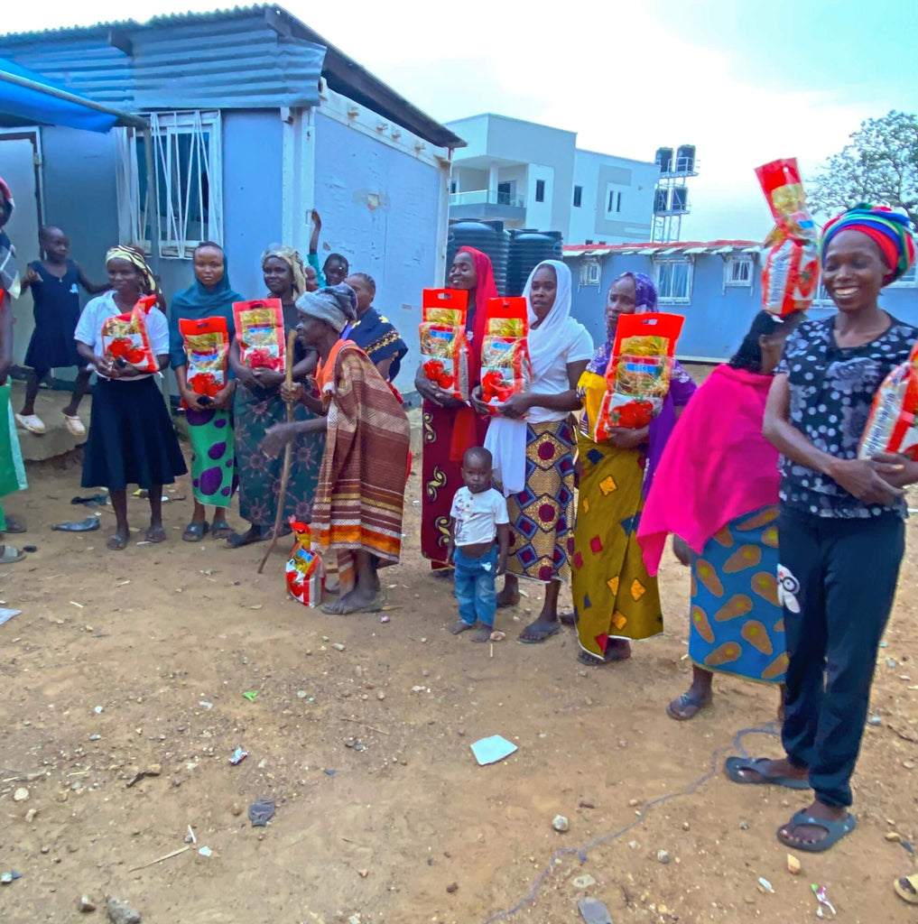 Abuja, Nigeria - Participating in Mobile Food Rescue Program by Distributing 13+ Rice Bags, 10+ Footwear & Lots of Candies to Less Privileged Children & Women at Local Community's Internally Displaced Camp