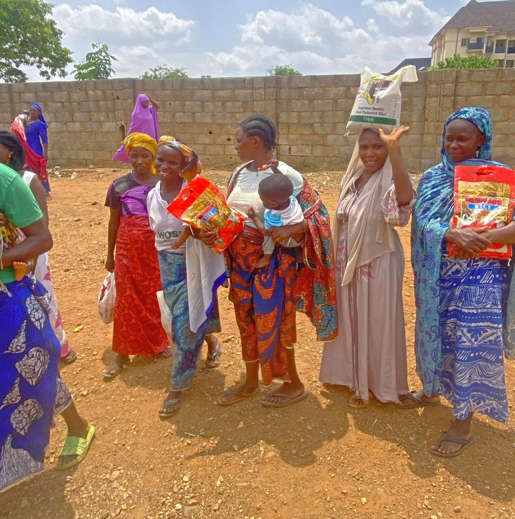 Abuja, Nigeria - Participating in Mobile Food Rescue Program by Distributing 13+ Rice Bags, 10+ Footwear & Lots of Candies to Less Privileged Children & Women at Local Community's Internally Displaced Camp
