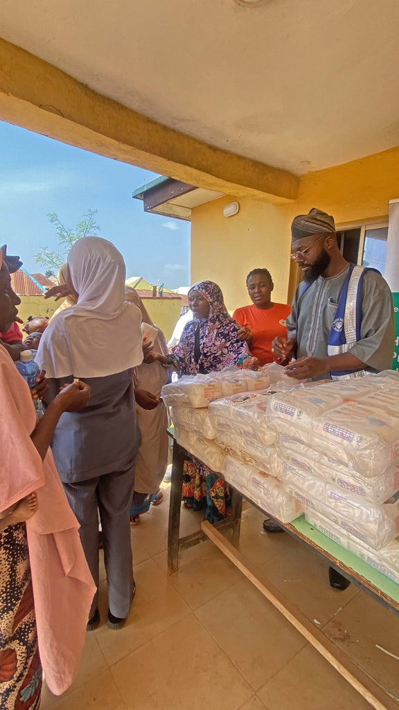 Abuja, Nigeria - Participating in Pediatric Medical Outreach Program by Treating 533+ Sick Children & Distributing Essential Pediatric Consumable Supplies to 410+ Less Privileged Children & Nursing Mothers at Local Health Centers