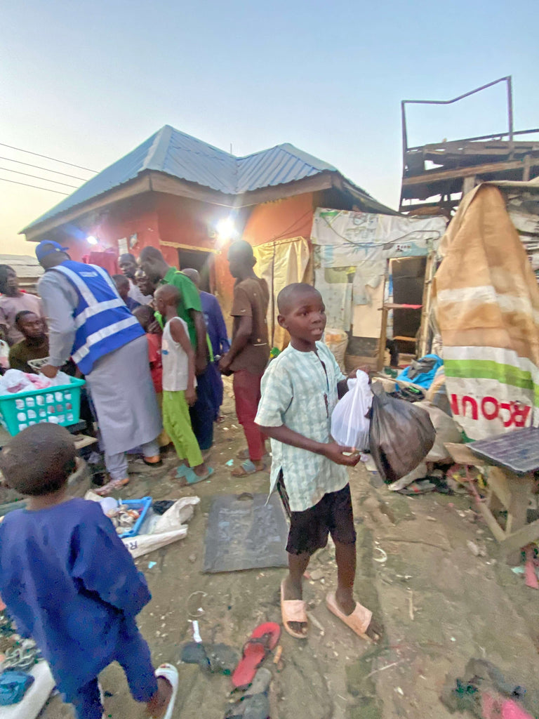 Abuja, Nigeria - Participating in Mobile Food Rescue Program by Distributing 30+ Freshly Prepared Hot Meals & Cold Water Bottles to Less Privileged Children & Adults