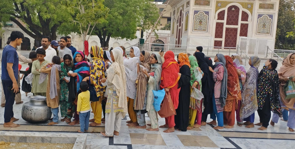 Lahore, Pakistan - Participating in Mobile Food Rescue Program by Distributing Hot Meals to 100+ Less Privileged People at Local Community's Holy Shrine