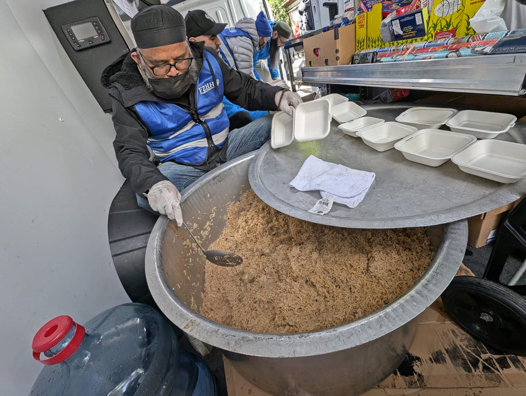 Vancouver, Canada - Participating in Mobile Food Rescue Program by Serving Hot Lunches, Desserts & Drinks to Homeless & Less Privileged People