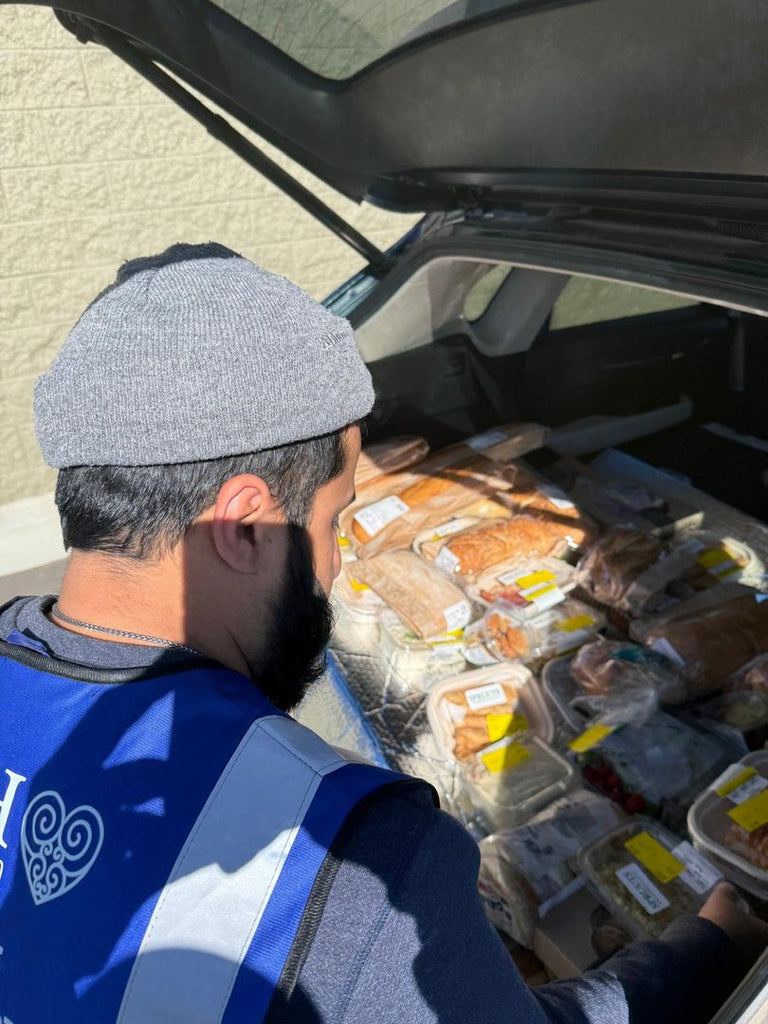 Food Distribution Activity in San Francisco, California, USA - Apr 18, 2026