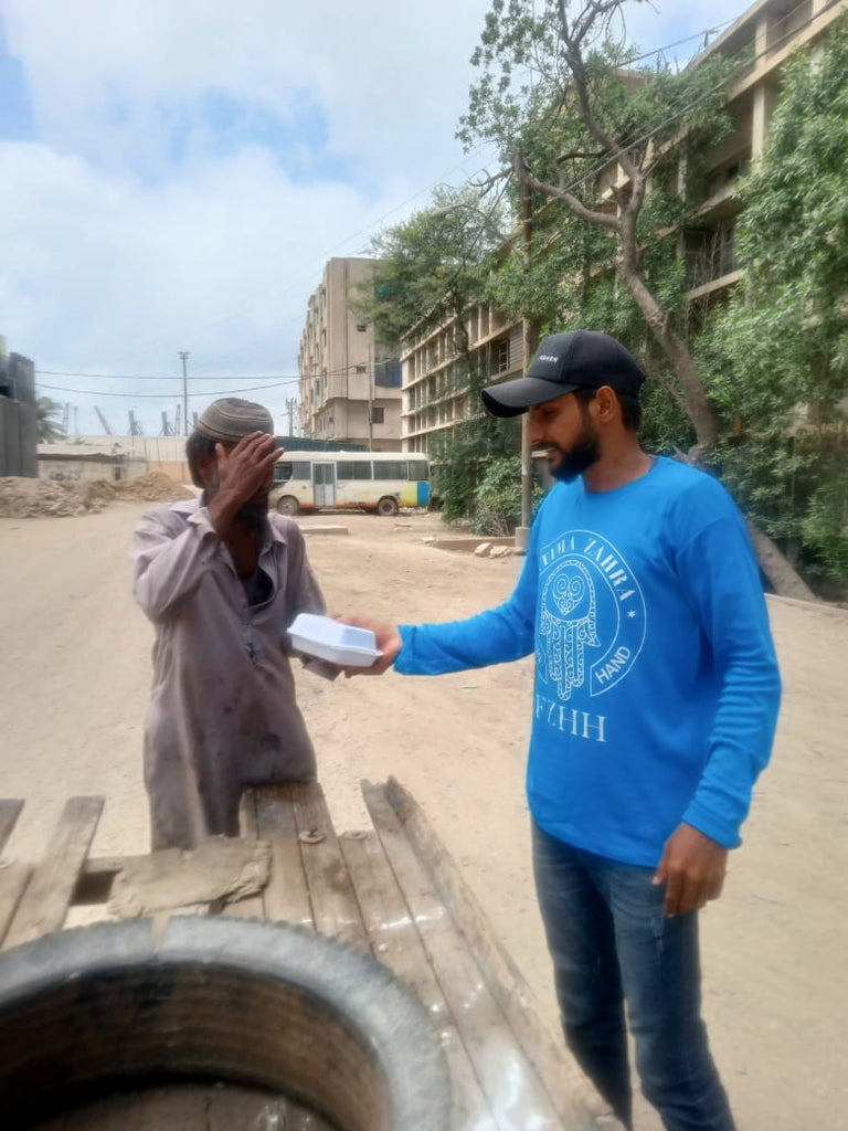Karachi, Pakistan - Honoring URS/Union of Sayyidina Mawlana Shaykh Yaqub al Charikhi ق ع & Wiladat/Holy Birthday of Sayyidina Imam Mūsā al-Kāẓim ع by Distributing Hot Meals to Local Community's Homeless & Less Privileged People